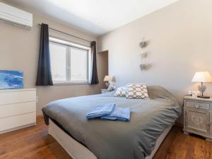 Posteľ alebo postele v izbe v ubytovaní Apartment Edificio Claudia by Interhome