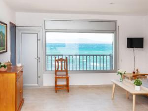 Televízia a/alebo spoločenská miestnosť v ubytovaní Apartment Vista a Mar-2 by Interhome + 14 fotografií