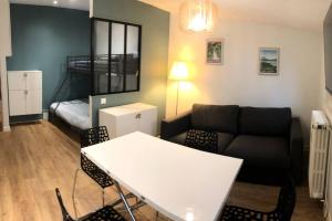 Posedenie v ubytovaní Joli studio refait à neuf