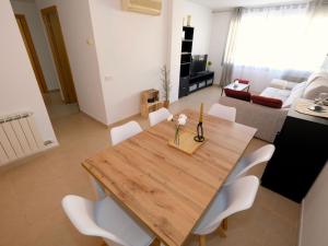 Televízia a/alebo spoločenská miestnosť v ubytovaní Apartment Pedagrosa II by Interhome