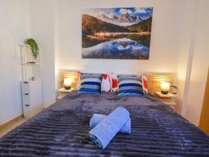 Posteľ alebo postele v izbe v ubytovaní Apartment Pedagrosa II by Interhome