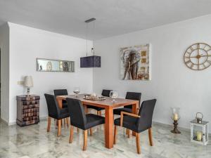 TV a/nebo společenská místnost v ubytování Apartment Andalucia Los Pinos by Interhome