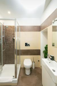 A bathroom at SuitInn19