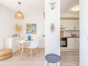 Kuchyňa alebo kuchynka v ubytovaní Apartment Casa Do by Interhome