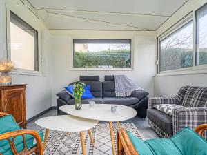 Część wypoczynkowa w obiekcie Holiday Home L'Armoricaine by Interhome