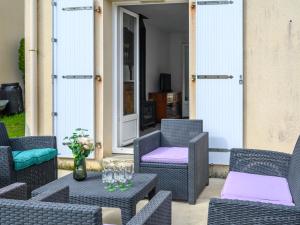 Część wypoczynkowa w obiekcie Holiday Home L'Armoricaine by Interhome