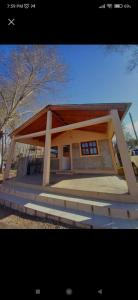 Bygningen som feriehuset ligger i + 21 billeder