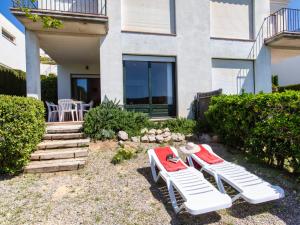 Vonkajšia záhrada v ubytovaní Holiday Home Port del Rei I by Interhome