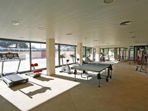 Pusat kecergasan dan/atau kemudahan kecergasan di Holiday Home Sol Cambrils Park 28 by Interhome