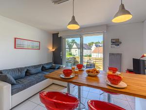 Posedenie v ubytovaní Apartment Kermarine by Interhome