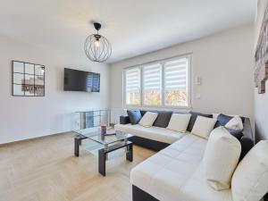 Posedenie v ubytovaní Holiday Home Janomaine by Interhome