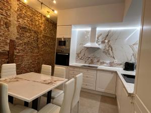 Zdjęcie z galerii obiektu Loft8 Luxury sol plaza mayor nooo w Madrycie