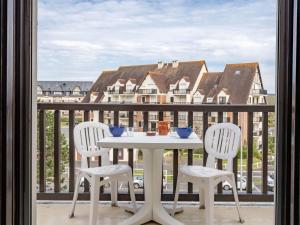 Balkón alebo terasa v ubytovaní Studio Cabourg Plage-20 by Interhome