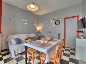 Zdjęcie z galerii obiektu Holiday Home La Cornuelle by Interhome w mieście Dolus d'Oléron
