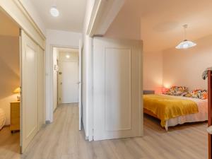 Ένα ή περισσότερα κρεβάτια σε δωμάτιο στο Apartment Vue Mer -Apt 2 pièces-alcove-5 pers- by Interhome +22 φωτογραφίες