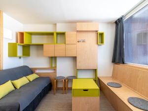 Posedenie v ubytovaní Studio Home Club - Lavachet-9 by Interhome