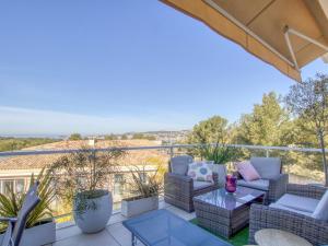 Balkon lub taras w obiekcie Apartment Les Terrasses d'Azur-1 by Interhome