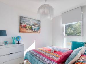 Łóżko lub łóżka w pokoju w obiekcie Apartment Les Terrasses d'Azur-1 by Interhome
