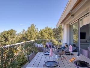 Balkon lub taras w obiekcie Apartment Les Terrasses d'Azur-1 by Interhome