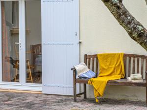 Patio lub wspólna przestrzeń na świeżym powietrzu w obiekcie Holiday Home Le Ketch by Interhome