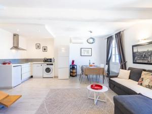 Studio Rue Allard by Interhome