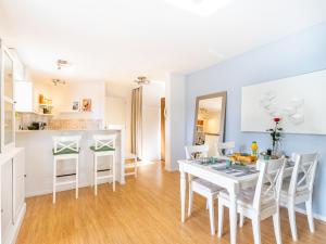 Apartment Le Clos Sainte Anne by Interhome