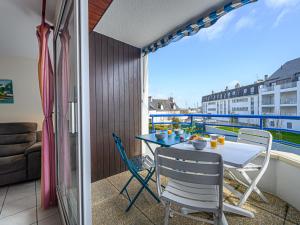 Balkón alebo terasa v ubytovaní Apartment Le Galion by Interhome