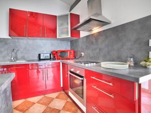 Η κουζίνα ή μικρή κουζίνα στο Holiday Home Les Oyats by Interhome