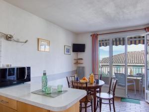 Zdjęcie z galerii obiektu Apartment Les Aigues Marines-66 by Interhome w mieście La Madrague