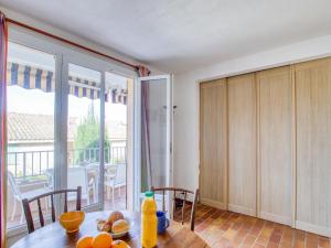 Zdjęcie z galerii obiektu Apartment Les Aigues Marines-66 by Interhome w mieście La Madrague