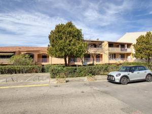 Zdjęcie z galerii obiektu Apartment Les Aigues Marines-66 by Interhome w mieście La Madrague