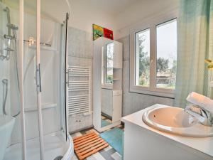Koupelna v ubytování Holiday Home Villa Indigo by Interhome