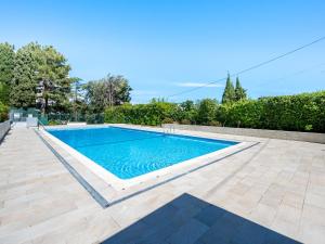 Bazén v ubytovaní Apartment Le Palladio by Interhome alebo v jeho blízkosti