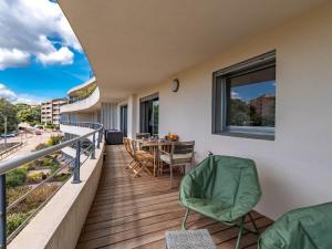 Balkón alebo terasa v ubytovaní Apartment Le Neptune by Interhome