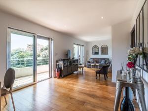 Posedenie v ubytovaní Apartment Le Neptune by Interhome