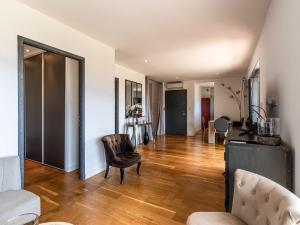 Posedenie v ubytovaní Apartment Le Neptune by Interhome