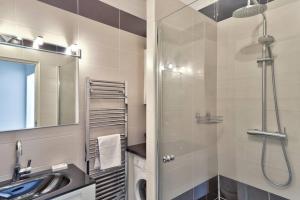 L29 Lenval beach at 1min walk to Sea front AC Balcony