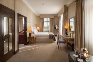 Posteľ alebo postele v izbe v ubytovaní Esplanade Zagreb Hotel