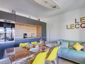 Zdjęcie z galerii obiektu Apartment Provence Parc-8 by Interhome w mieście Saint-Cyr-sur-Mer +21 zdjęć