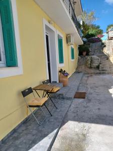 The building in which the holiday home is located
