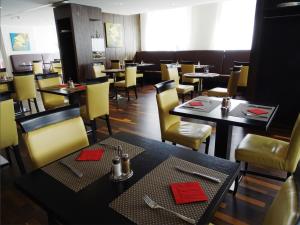 Reštaurácia alebo iné gastronomické zariadenie v ubytovaní Best Western Plus Amedia Art Salzburg