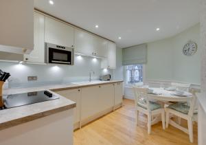 Køkken eller tekøkken på The Cannons