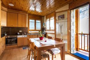 Kuchyňa alebo kuchynka v ubytovaní Apartamento en Vielha