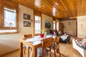 Posedenie v ubytovaní Apartamento en Vielha