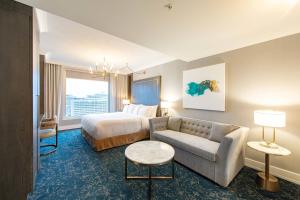 The Sutton Place Hotel Halifax的休息区
