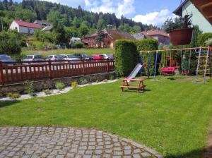 Vonkajšia záhrada v ubytovaní Hotel Terasa