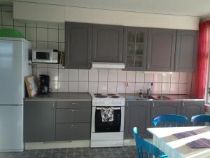 Fotografie z fotogalerie ubytování Farbror Alfreds Boende Sjöutsikt v destinaci Köpingsvik