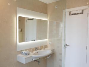 Koupelna v ubytování Casa Schaefer - Wunderschönes Haus mit Pool in der Nähe von Palma + 22 fotografií