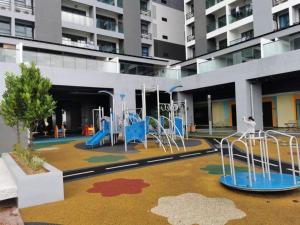 蕉赖LSC - Symphony Tower 舒适环境提供 Netflix 靠近 KL 市中心的相册照片