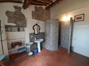 Kupatilo u objektu La Terrazza sul Borgo